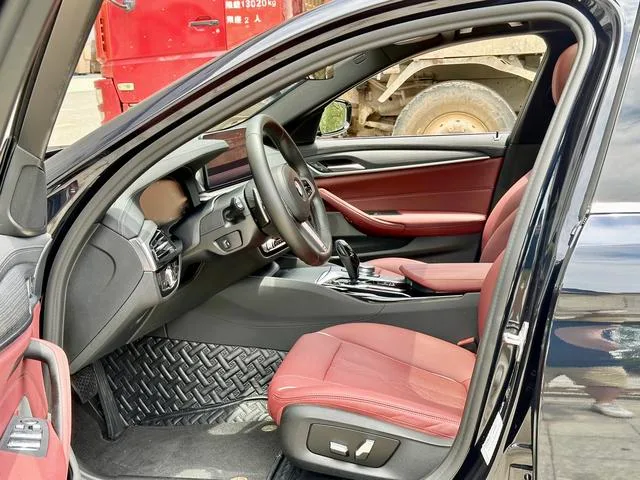BMW 5 Series 2021 530Li Leader M Ensemble de sport extérieur photo 5 BMW 5 Series 2021 530Li Leader M Ensemble de sport extérieur photo 5