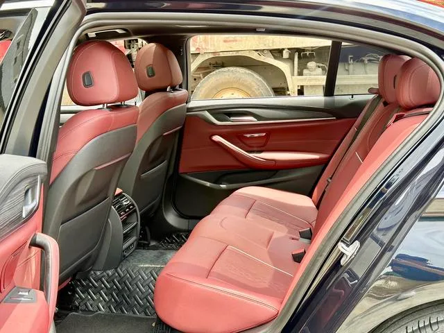BMW 5 Series 2021 530Li Leader M Ensemble de sport extérieur photo 6 BMW 5 Series 2021 530Li Leader M Ensemble de sport extérieur photo 6