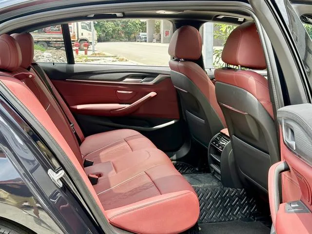 BMW 5 Series 2021 530Li Leader M Ensemble de sport extérieur photo 8 BMW 5 Series 2021 530Li Leader M Ensemble de sport extérieur photo 8