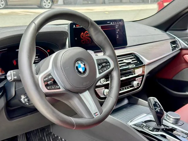 BMW 5 Series 2021 530Li Leader M Ensemble de sport extérieur photo 9 BMW 5 Series 2021 530Li Leader M Ensemble de sport extérieur photo 9
