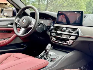BMW 5 Series 2021 530Li Leader M Ensemble de sport intérieur photo 17 BMW 5 Series 2021 530Li Leader M Ensemble de sport intérieur photo 17