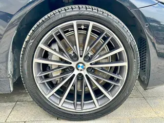 BMW 5 Series 2021 530Li Leader M Ensemble de sport intérieur photo 18 BMW 5 Series 2021 530Li Leader M Ensemble de sport intérieur photo 18