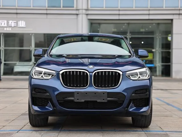 BMW X4 2021 xDrive25i M Спортивный костюм экстерьер фото 2 BMW X4 2021 xDrive25i M Спортивный костюм экстерьер фото 2