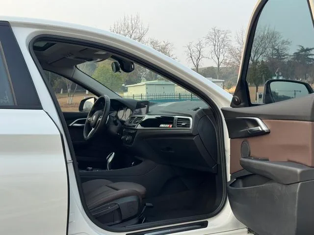 BMW 1 Series 2020 125i Leading Type M Sports suit interior photo 14 BMW 1 Series 2020 125i Leading Type M Sports suit interior photo 14