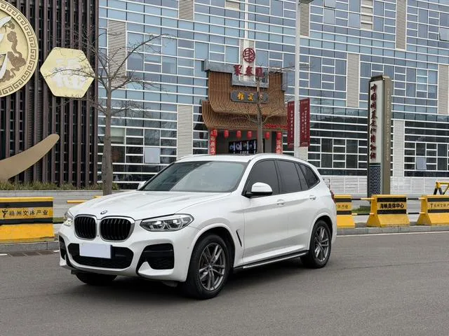 BMW X3 2021 xDrive28i M Conjunto deportivo exterior foto 1 BMW X3 2021 xDrive28i M Conjunto deportivo exterior foto 1