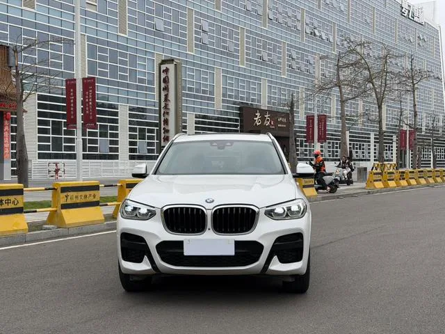 BMW X3 2021 xDrive28i M Conjunto deportivo exterior foto 2 BMW X3 2021 xDrive28i M Conjunto deportivo exterior foto 2