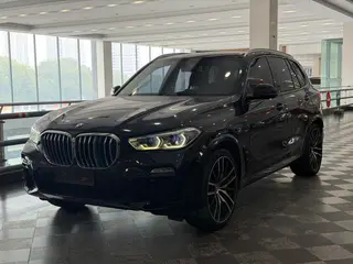 BMW X5 2019 xDrive40i M Ensemble de sport extérieur photo 1 BMW X5 2019 xDrive40i M Ensemble de sport extérieur photo 1