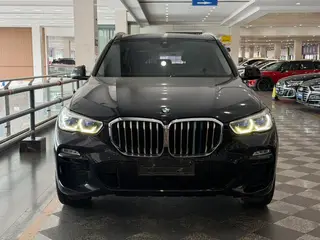 BMW X5 2019 xDrive40i M Ensemble de sport extérieur photo 2 BMW X5 2019 xDrive40i M Ensemble de sport extérieur photo 2