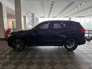 BMW X5 2019 xDrive40i M Ensemble de sport extérieur photo 3 BMW X5 2019 xDrive40i M Ensemble de sport extérieur photo 3