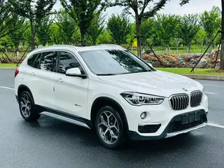 BMW X1 2018 xDrive20Li Premium Class exterior photo 3 BMW X1 2018 xDrive20Li Premium Class exterior photo 3