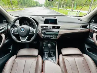BMW X1 2018 xDrive20Li Premium Class interior photo 10 BMW X1 2018 xDrive20Li Premium Class interior photo 10