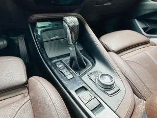 BMW X1 2018 xDrive20Li Premium Class interior photo 13 BMW X1 2018 xDrive20Li Premium Class interior photo 13