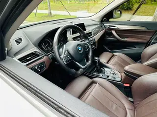 BMW X1 2018 xDrive20Li Premium Class interior photo 16 BMW X1 2018 xDrive20Li Premium Class interior photo 16
