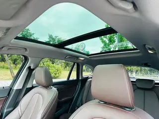 BMW X1 2018 xDrive20Li Premium Class interior photo 17 BMW X1 2018 xDrive20Li Premium Class interior photo 17