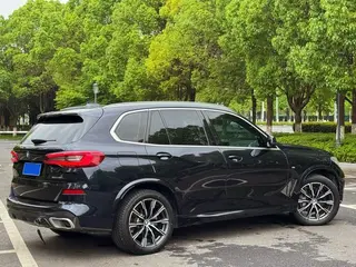 BMW X5 2019 xDrive40i M Sports suit exterior photo 3 BMW X5 2019 xDrive40i M Sports suit exterior photo 3