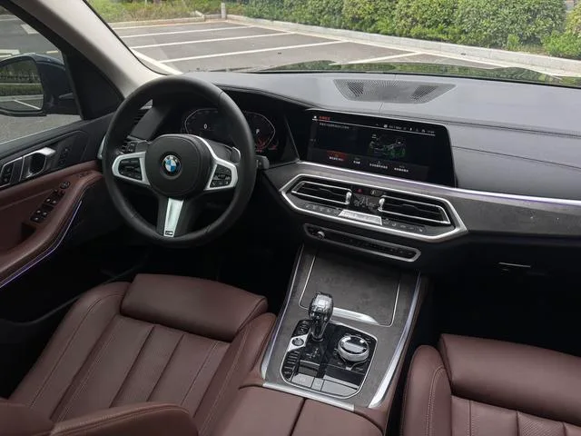 BMW X5 2019 xDrive40i M Sports suit exterior photo 8 BMW X5 2019 xDrive40i M Sports suit exterior photo 8