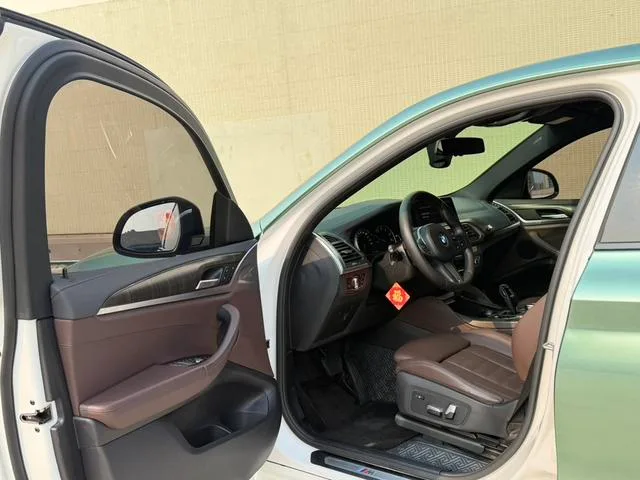 BMW X4 2019 xDrive25i M Sports suit interior photo 8 BMW X4 2019 xDrive25i M Sports suit interior photo 8