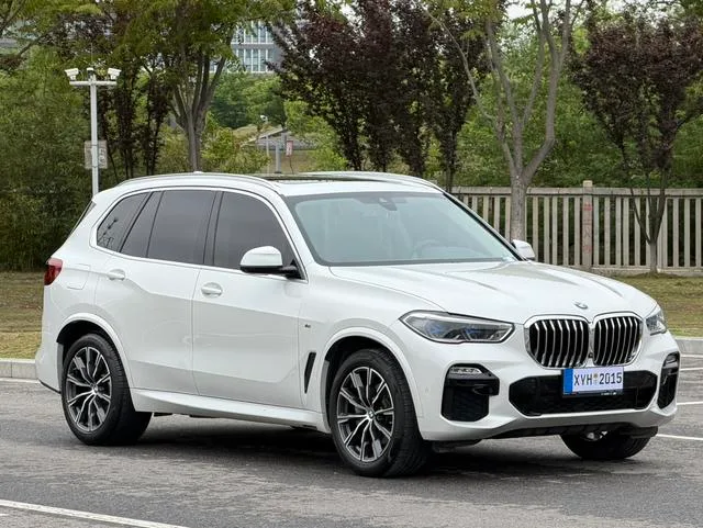 BMW X5 2020 xDrive40i M Conjunto deportivo exterior foto 3 BMW X5 2020 xDrive40i M Conjunto deportivo exterior foto 3