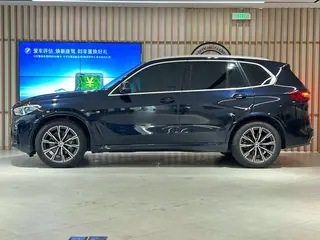 BMW X5 2019 xDrive40i M Sports suit interior photo 8