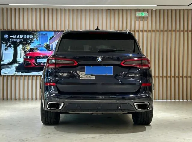 BMW X5 2019 xDrive40i M Sports suit interior photo 10