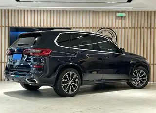 BMW X5 2019 xDrive40i M Sports suit interior photo 11