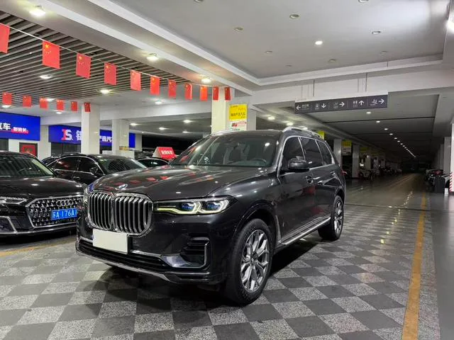 BMW X7 2021 xDrive40i Traje de lujo exclusivo exterior foto 1 BMW X7 2021 xDrive40i Traje de lujo exclusivo exterior foto 1