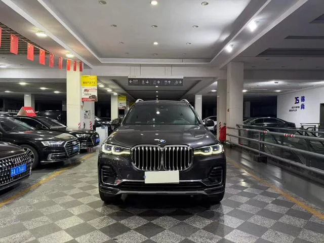 BMW X7 2021 xDrive40i Traje de lujo exclusivo exterior foto 2 BMW X7 2021 xDrive40i Traje de lujo exclusivo exterior foto 2