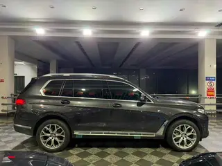 BMW X7 2021 xDrive40i Traje de lujo exclusivo exterior foto 3 BMW X7 2021 xDrive40i Traje de lujo exclusivo exterior foto 3