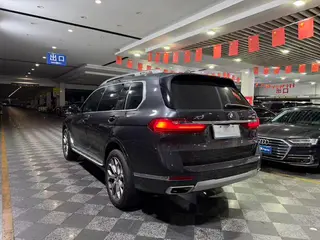 BMW X7 2021 xDrive40i Traje de lujo exclusivo exterior foto 4 BMW X7 2021 xDrive40i Traje de lujo exclusivo exterior foto 4