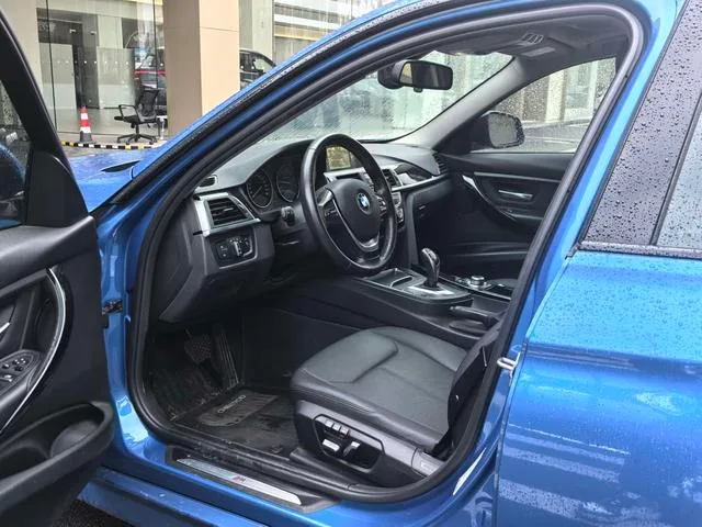 BMW 3 Series 2017 320Li M Sporty interior photo 7 BMW 3 Series 2017 320Li M Sporty interior photo 7