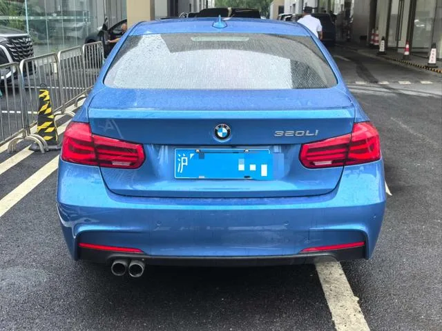 BMW 3 Series 2017 320Li M Sporty interior photo 9 BMW 3 Series 2017 320Li M Sporty interior photo 9
