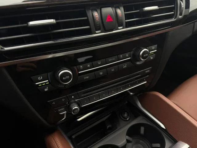 BMW X6 2015 xDrive28i interior photo 11 BMW X6 2015 xDrive28i interior photo 11