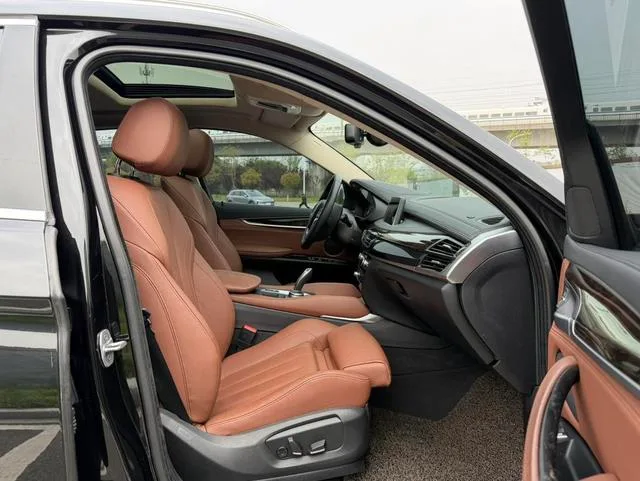 BMW X6 2015 xDrive28i interior photo 13 BMW X6 2015 xDrive28i interior photo 13