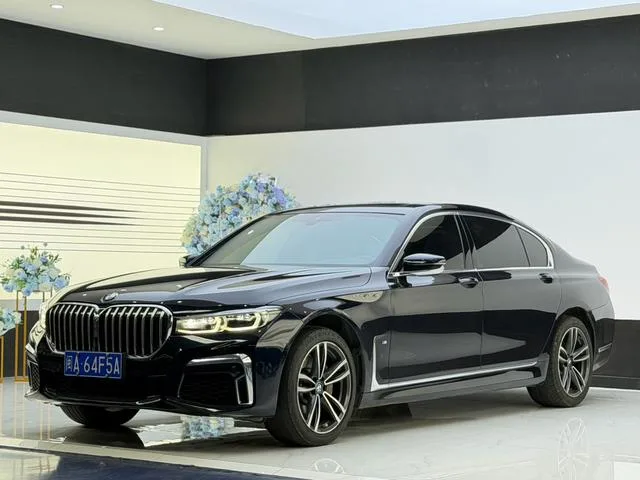 BMW 7 Series 2021 730Li M Conjunto deportivo exterior foto 1 BMW 7 Series 2021 730Li M Conjunto deportivo exterior foto 1