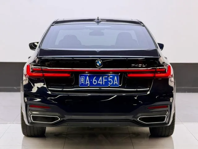 BMW 7 Series 2021 730Li M Conjunto deportivo exterior foto 5 BMW 7 Series 2021 730Li M Conjunto deportivo exterior foto 5