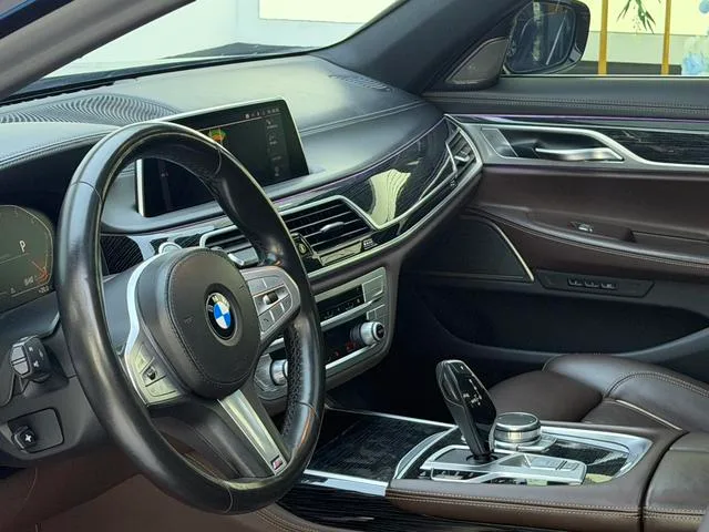 BMW 7 Series 2021 730Li M Conjunto deportivo interior foto 7 BMW 7 Series 2021 730Li M Conjunto deportivo interior foto 7