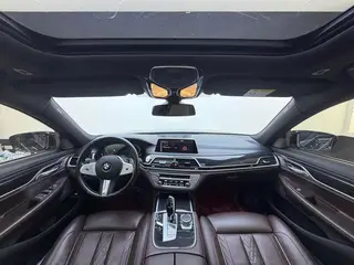 BMW 7 Series 2021 730Li M Conjunto deportivo interior foto 8 BMW 7 Series 2021 730Li M Conjunto deportivo interior foto 8