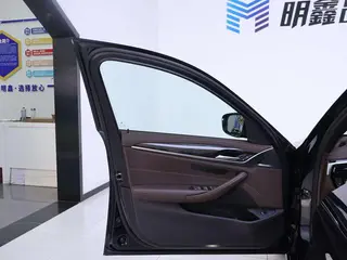 BMW 5 Series 2020 525Li M Sports suit interior photo 19 BMW 5 Series 2020 525Li M Sports suit interior photo 19