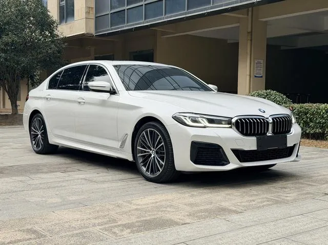 BMW 5 Series 2021 Restyling 530Li Leading Type M Sports suit exterior photo 3 BMW 5 Series 2021 Restyling 530Li Leading Type M Sports suit exterior photo 3