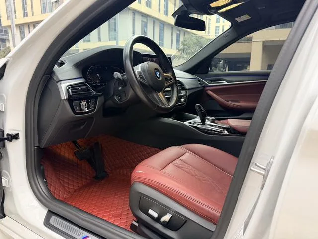 BMW 5 Series 2021 Restyling 530Li Leading Type M Sports suit exterior photo 5 BMW 5 Series 2021 Restyling 530Li Leading Type M Sports suit exterior photo 5