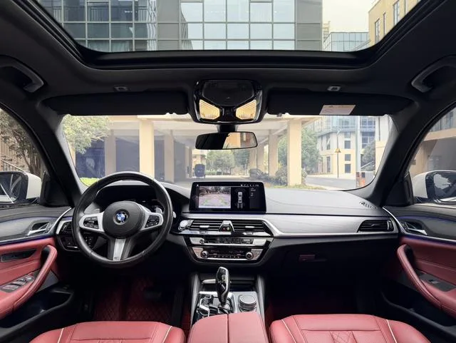 BMW 5 Series 2021 Restyling 530Li Leading Type M Sports suit interior photo 14 BMW 5 Series 2021 Restyling 530Li Leading Type M Sports suit interior photo 14