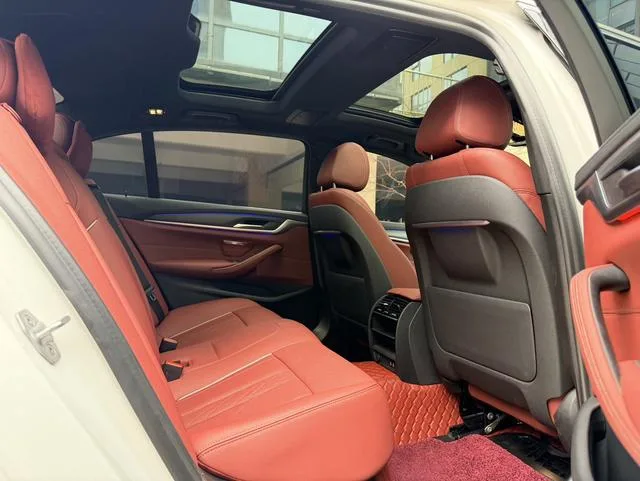 BMW 5 Series 2021 Restyling 530Li Leading Type M Sports suit interior photo 16 BMW 5 Series 2021 Restyling 530Li Leading Type M Sports suit interior photo 16