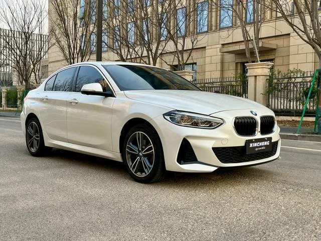BMW 1 Series 2021 Restyling 120i M Sports version exterior photo 3 BMW 1 Series 2021 Restyling 120i M Sports version exterior photo 3