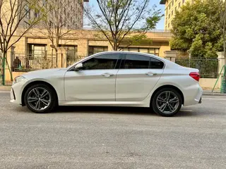 BMW 1 Series 2021 Restyling 120i M Sports version exterior photo 9 BMW 1 Series 2021 Restyling 120i M Sports version exterior photo 9