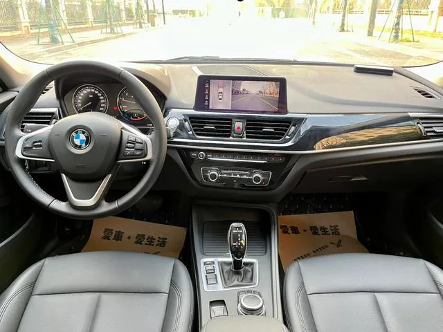 BMW 1 Series 2021 Restyling 120i M Sports version interior photo 19 BMW 1 Series 2021 Restyling 120i M Sports version interior photo 19