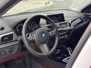 BMW 1 Series 2020 125i Líder M Conjunto deportivo exterior foto 3 BMW 1 Series 2020 125i Líder M Conjunto deportivo exterior foto 3
