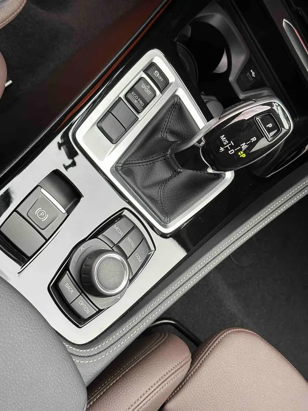 BMW 1 Series 2020 125i Líder M Conjunto deportivo interior foto 16 BMW 1 Series 2020 125i Líder M Conjunto deportivo interior foto 16