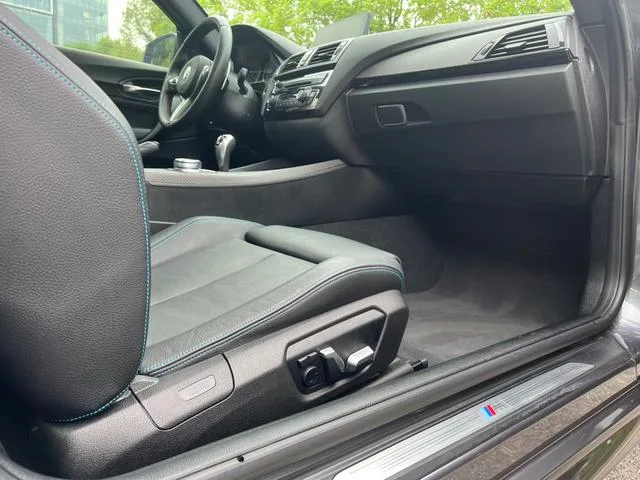 BMW M2 2016 M2 interior photo 14 BMW M2 2016 M2 interior photo 14