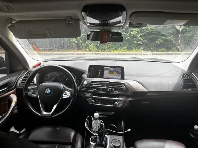BMW X3 2019 xDrive28i Luxury Set interior photo 6 BMW X3 2019 xDrive28i Luxury Set interior photo 6