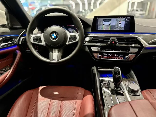 BMW 5 Series 2020 530Li Tipo de lujo M Conjunto deportivo interior foto 7 BMW 5 Series 2020 530Li Tipo de lujo M Conjunto deportivo interior foto 7